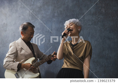 Senior couple of musicians Senior couple of musicians 139023379