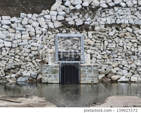 Assessing Corrosion And Water Passage. Smart System Checks On Inlet Flow And Gate Condition Assessing Corrosion And Water Passage. Smart System Checks On Inlet Flow And Gate Condition 139025572