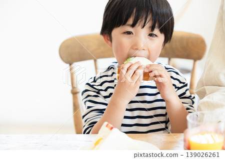 Children who eat bread Children who eat bread 139026261