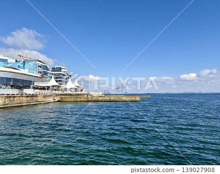 Modern Seaport Architecture and Leisure in Sunny Day 139027908