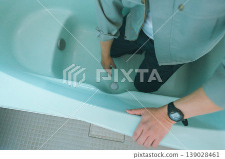 修理浴缸排水管的承包商 修理浴缸排水管的承包商 139028461