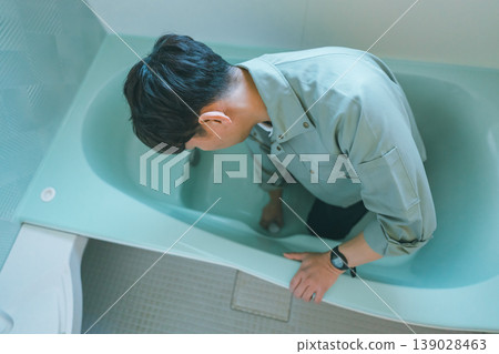 修理浴缸排水管的承包商 139028463