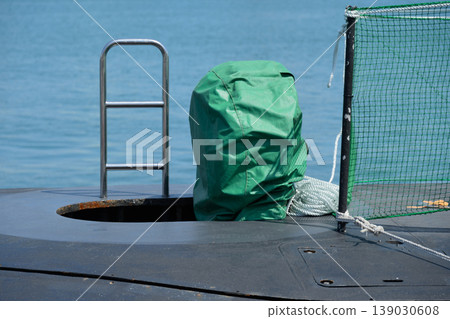 Hatch of a Japan Maritime Self-Defense Force Oyashio-class submarine Hatch of a Japan Maritime Self-Defense Force Oyashio-class submarine 139030608