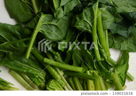 Spinach cut on a cutting board Spinach cut on a cutting board 139031638