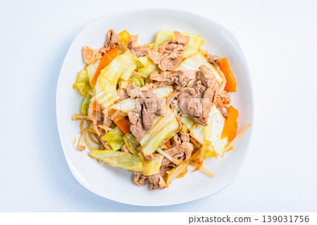 肉菜炒：一道簡單的豬肉白菜炒菜。 139031756
