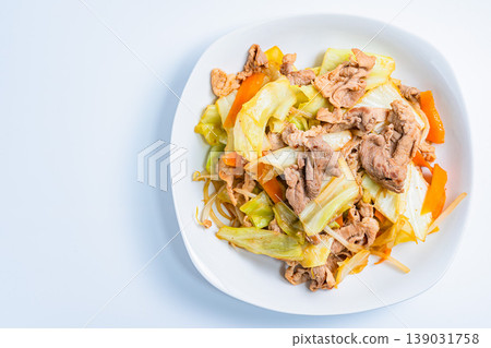 肉菜炒：一道簡單的豬肉白菜炒菜。 139031758