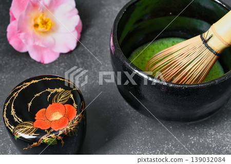Japanese Tea Ceremony: With a tea whisk, tea caddy, and camellia (Japanese style image) 139032084