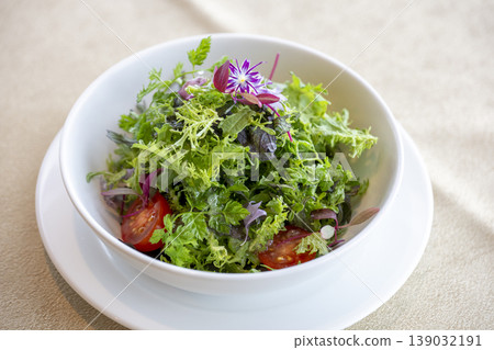 Fresh green salad Fresh green salad 139032191