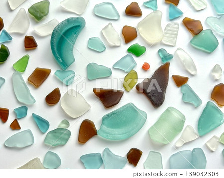 色彩繽紛的海玻璃背景材質 色彩繽紛的海玻璃背景材質 139032303