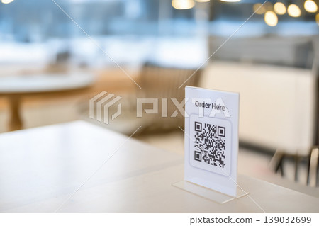桌上的二維碼點餐牌 139032699