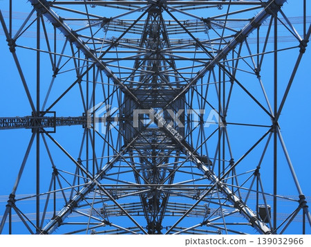 從正下方拍攝的輸電塔和藍天的景色(20260408090026) 從正下方拍攝的輸電塔和藍天的景色(20260408090026) 139032966