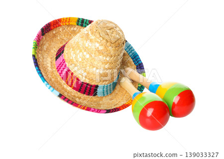 Sombrero and maracas for Cinco de Mayo, isolated, PNG Sombrero and maracas for Cinco de Mayo, isolated, PNG 139033327