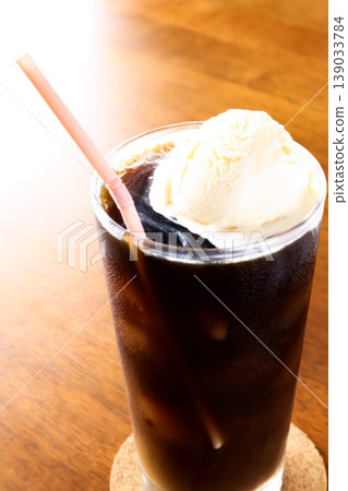 Coffee float 139033784