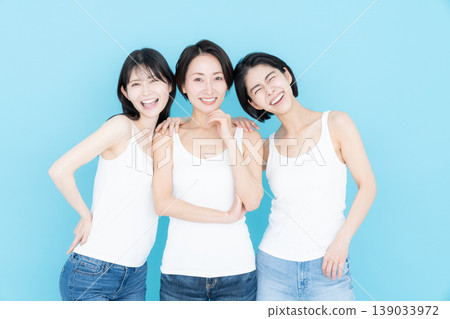 Middle women's skin care Middle women's skin care 139033972