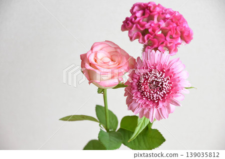 粉紅色的花束 139035812