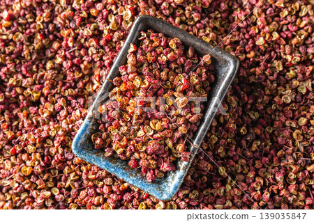 dry red pepper  139035847