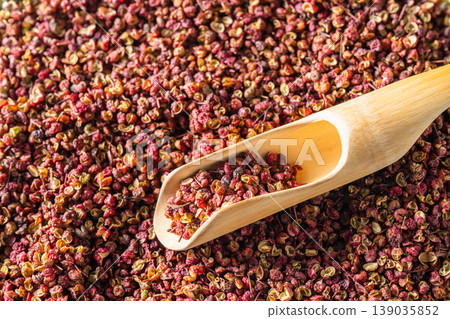 dry red pepper dry red pepper 139035852