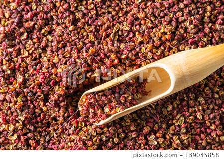 dry red pepper dry red pepper 139035858