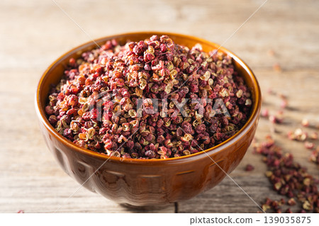 dry red pepper  139035875