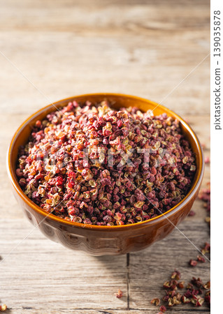 dry red pepper dry red pepper 139035878