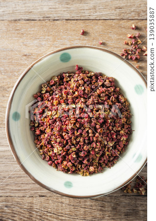 dry red pepper dry red pepper 139035887