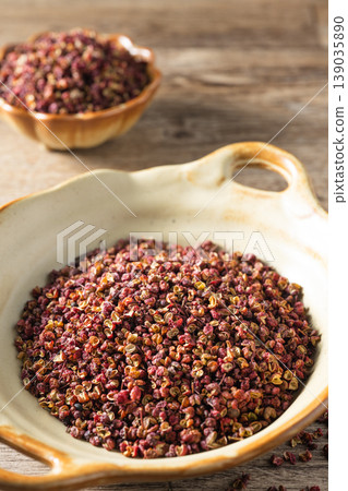 dry red pepper dry red pepper 139035890