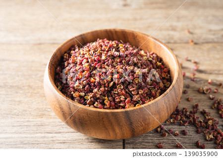 dry red pepper dry red pepper 139035900