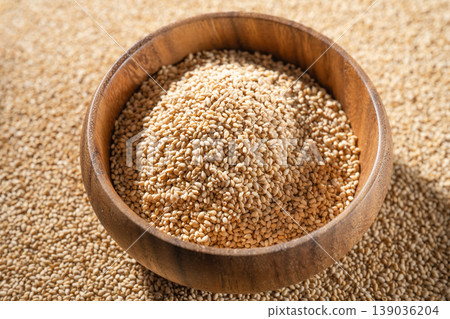 White sesame seeds White sesame seeds 139036204