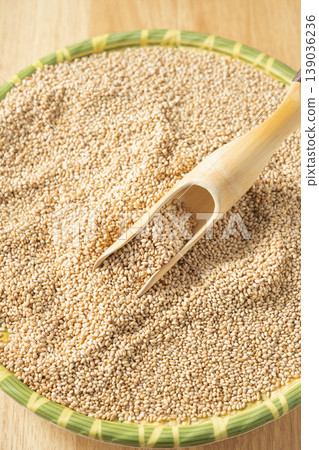 White sesame seeds White sesame seeds 139036236