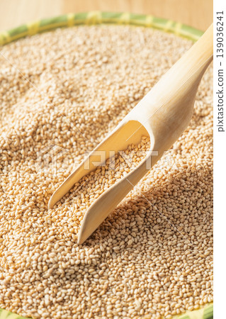 White sesame seeds 139036241