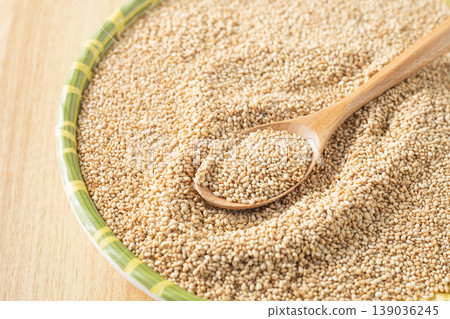 White sesame seeds White sesame seeds 139036245