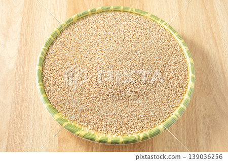White sesame seeds 139036256