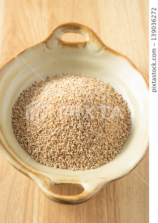White sesame seeds White sesame seeds 139036272