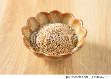 White sesame seeds 139036282