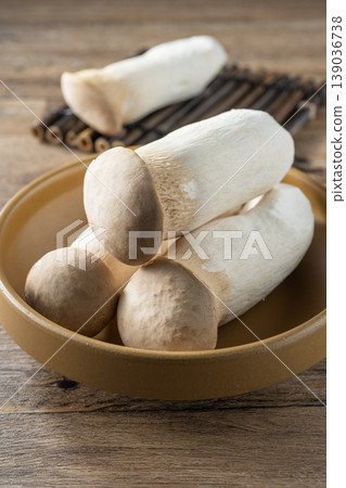King oyster mushroom 139036738