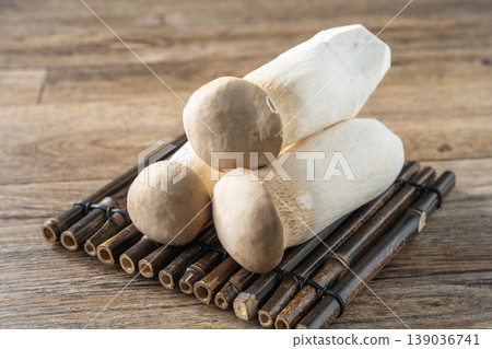 King oyster mushroom 139036741