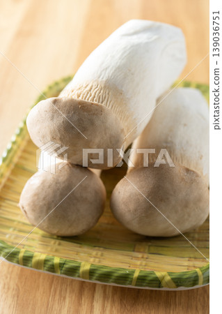 King oyster mushroom King oyster mushroom 139036751