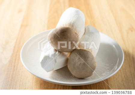 King oyster mushroom 139036788