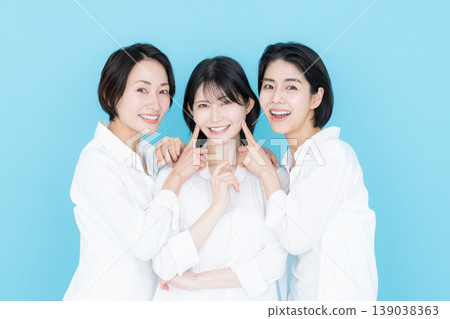 Middle-aged female beauty Middle-aged female beauty 139038363