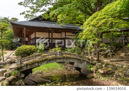 Zenno-ji Temple and stone bridge surrounded by greenery in Takayama Zenno-ji Temple and stone bridge surrounded by greenery in Takayama 139039058