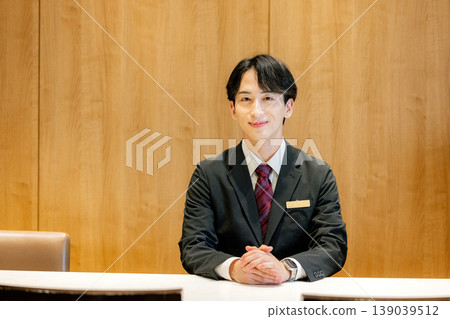 Hotel Concierge 139039512