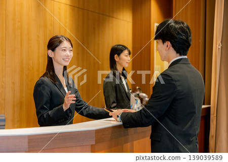 Hotel Check-in Hotel Check-in 139039589