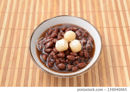 Sweet and delicious mochi dumplings Sweet and delicious mochi dumplings 139040065