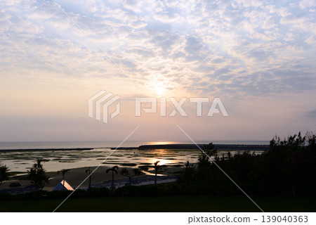 Sunset over the sea Sunset over the sea 139040363