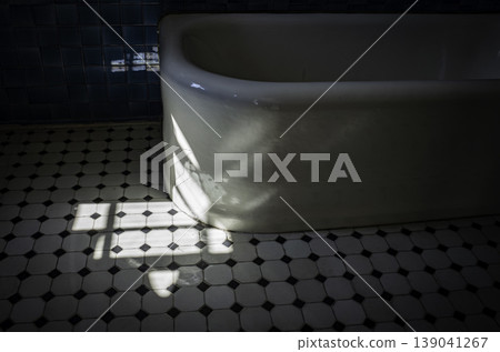 Retro ceramic bathtub Retro ceramic bathtub 139041267