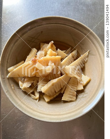 Springtime Delicacy: Simmered Bamboo Shoots (Served in a Bowl) 139041494