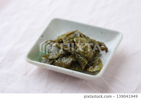 Boiled green chili and dried sardines 139041949