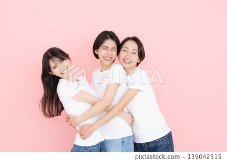 中年婦女的皮膚護理 139042515