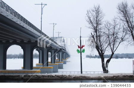 Modern Long River Bridge in Winter Modern Long River Bridge in Winter 139044433