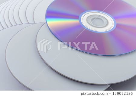 一疊CD和彩虹色的光碟 139052186